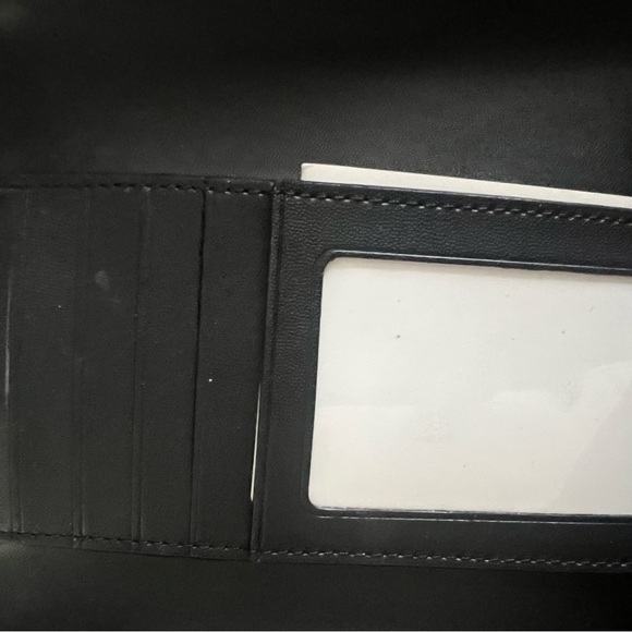 Kate spade wristlet - Picture 3 of 3